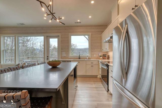 11 Soaring Eagle Lane, Clayton, GA 30525