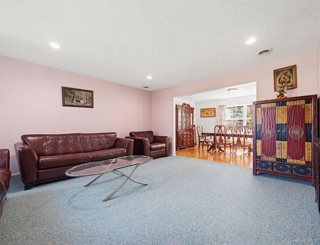 31 Dunnigan Drive, Pomona, NY 10970