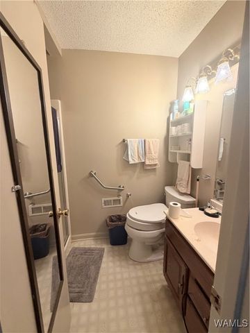 4500 Cloverdale, Northport, AL 35473