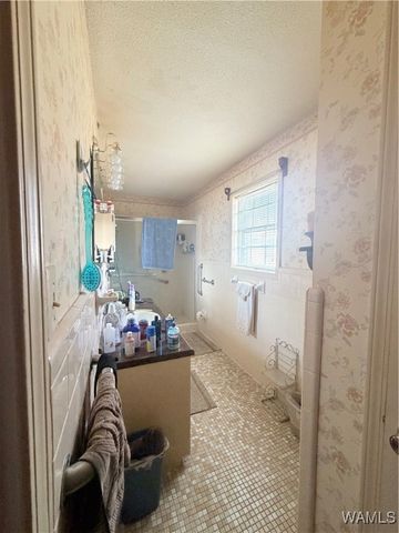 4500 Cloverdale, Northport, AL 35473