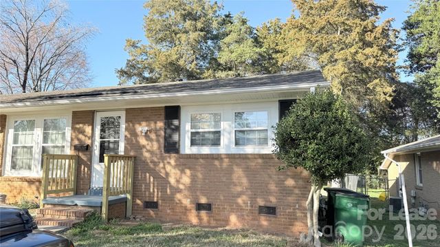 4707 Americana Avenue, Charlotte, NC 28215
