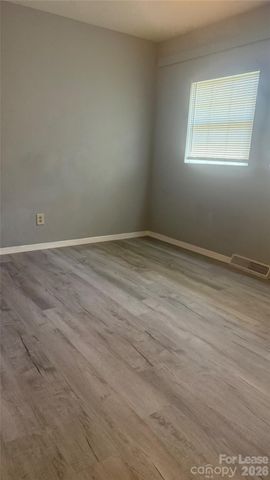4707 Americana Avenue, Charlotte, NC 28215
