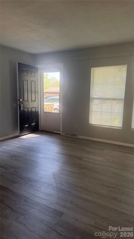 4707 Americana Avenue, Charlotte, NC 28215