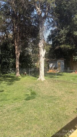 4707 Americana Avenue, Charlotte, NC 28215