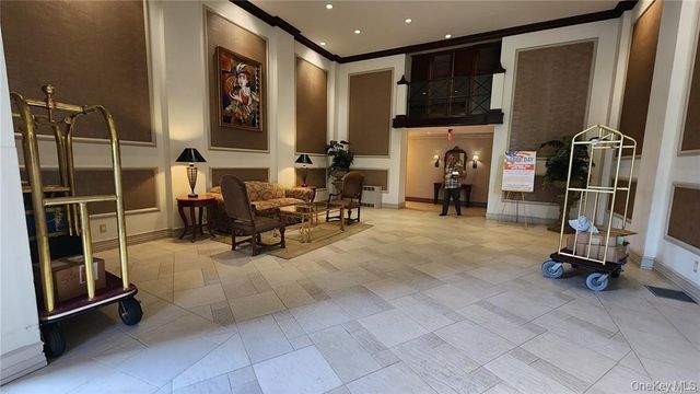 1 Bay Club Drive 4P, Bayside, NY 11360