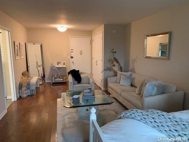 1 Bay Club Drive 4P, Bayside, NY 11360