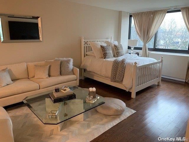 1 Bay Club Drive 4P, Bayside, NY 11360