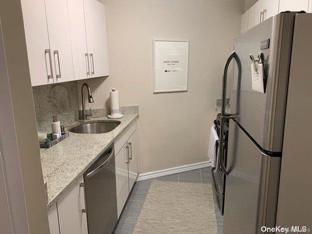 1 Bay Club Drive 4P, Bayside, NY 11360