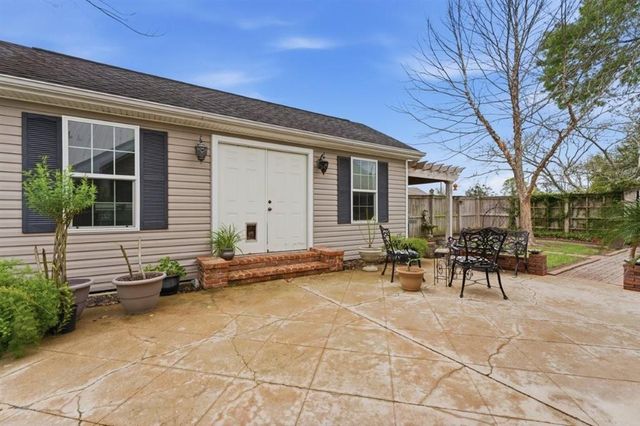 1304 Theriot Road, Lake Charles, LA 70611