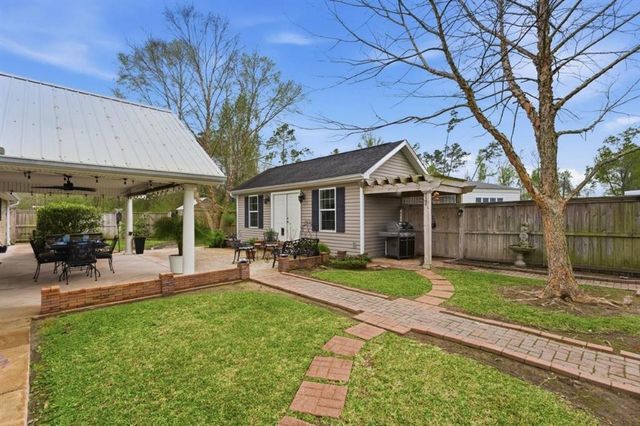 1304 Theriot Road, Lake Charles, LA 70611