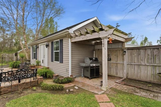 1304 Theriot Road, Lake Charles, LA 70611