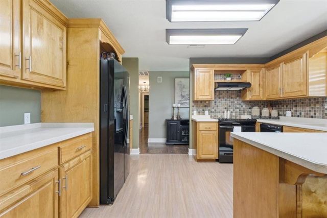 1304 Theriot Road, Lake Charles, LA 70611