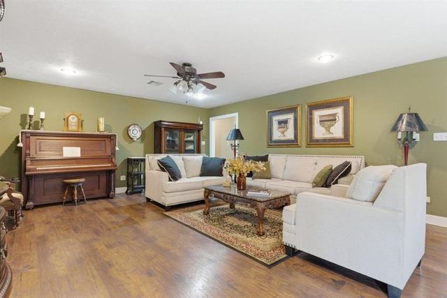 1304 Theriot Road, Lake Charles, LA 70611