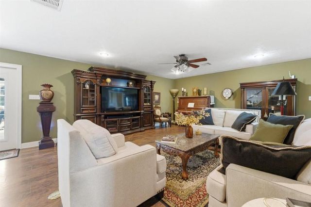 1304 Theriot Road, Lake Charles, LA 70611