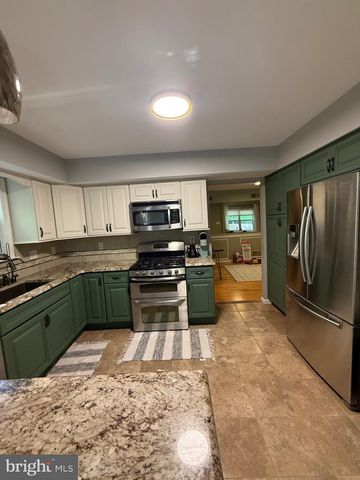 1023 OAK KNOLL DR, Harrisburg, PA 17111