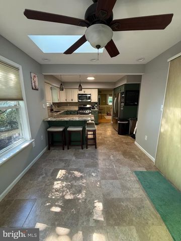 1023 OAK KNOLL DR, Harrisburg, PA 17111