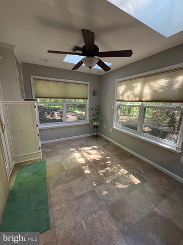 1023 OAK KNOLL DR, Harrisburg, PA 17111