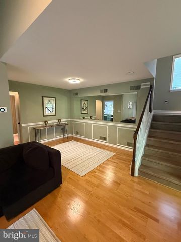 1023 OAK KNOLL DR, Harrisburg, PA 17111