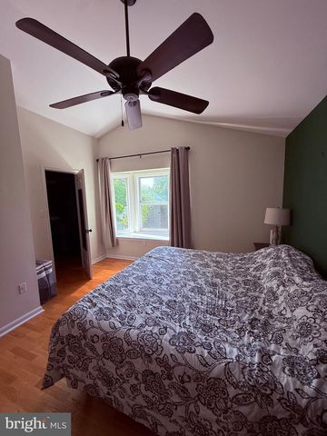 1023 OAK KNOLL DR, Harrisburg, PA 17111
