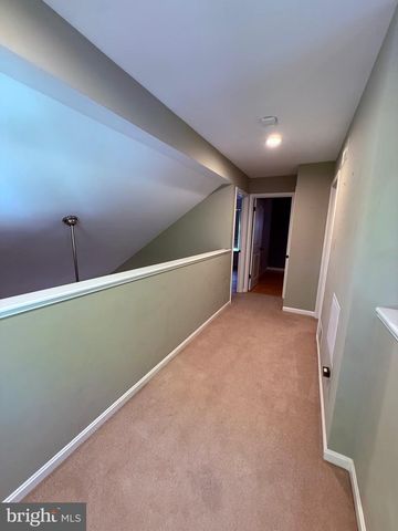 1023 OAK KNOLL DR, Harrisburg, PA 17111