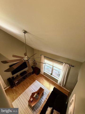 1023 OAK KNOLL DR, Harrisburg, PA 17111