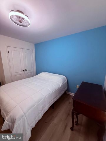 1023 OAK KNOLL DR, Harrisburg, PA 17111