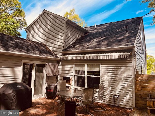 1023 OAK KNOLL DR, Harrisburg, PA 17111
