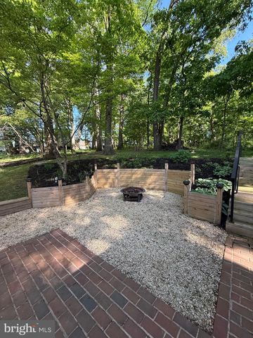 1023 OAK KNOLL DR, Harrisburg, PA 17111