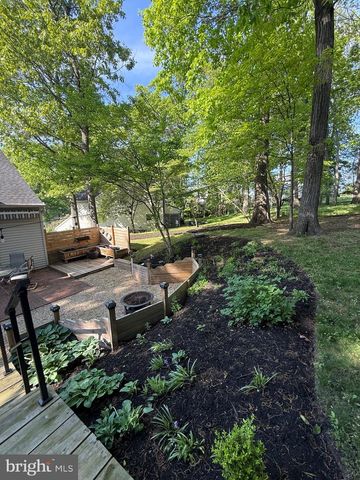 1023 OAK KNOLL DR, Harrisburg, PA 17111