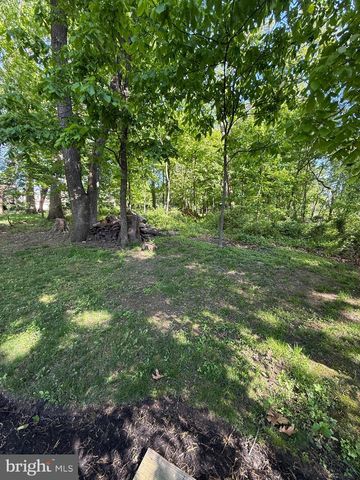 1023 OAK KNOLL DR, Harrisburg, PA 17111