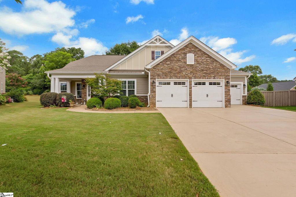 208 Hereford Way, Fountain Inn, SC 29644