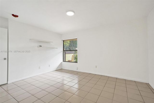 1051 NE 204th Ln, Miami, FL 33179