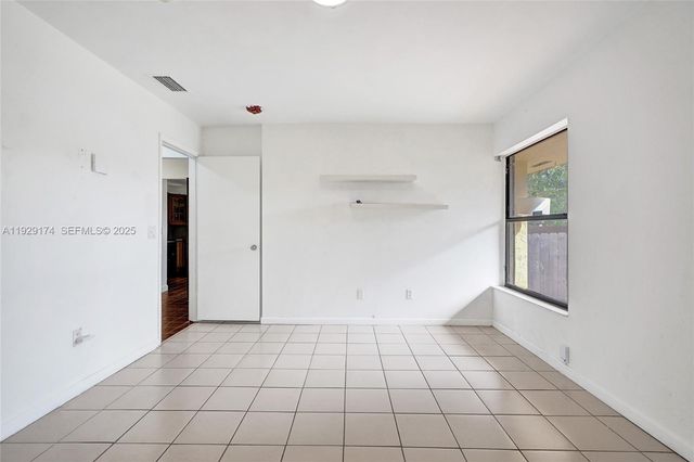 1051 NE 204th Ln, Miami, FL 33179