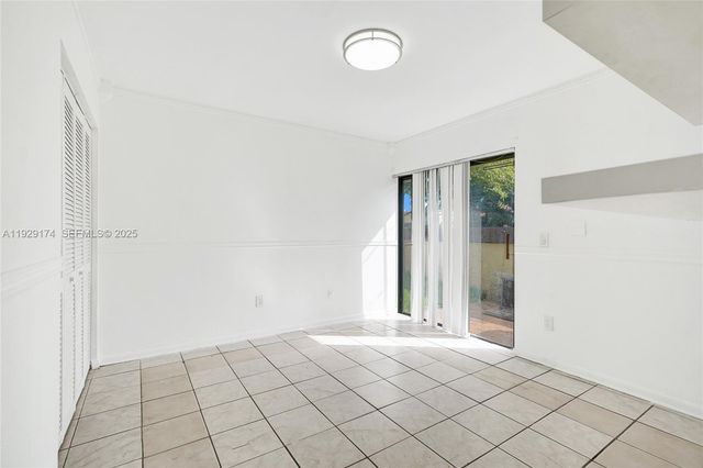 1051 NE 204th Ln, Miami, FL 33179