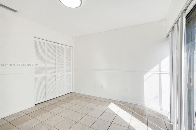 1051 NE 204th Ln, Miami, FL 33179