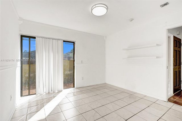 1051 NE 204th Ln, Miami, FL 33179