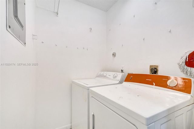 1051 NE 204th Ln, Miami, FL 33179