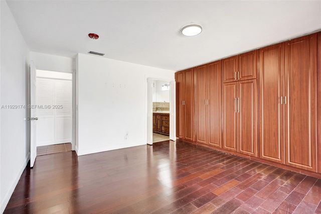 1051 NE 204th Ln, Miami, FL 33179