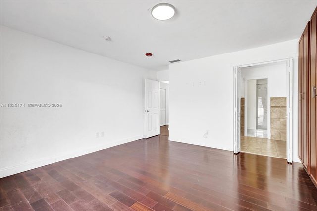 1051 NE 204th Ln, Miami, FL 33179