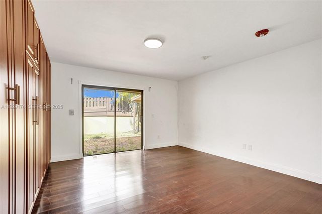 1051 NE 204th Ln, Miami, FL 33179