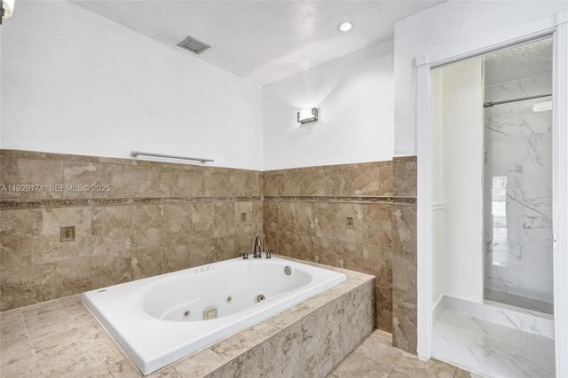 1051 NE 204th Ln, Miami, FL 33179