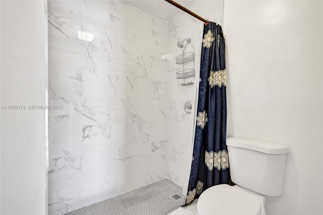 1051 NE 204th Ln, Miami, FL 33179