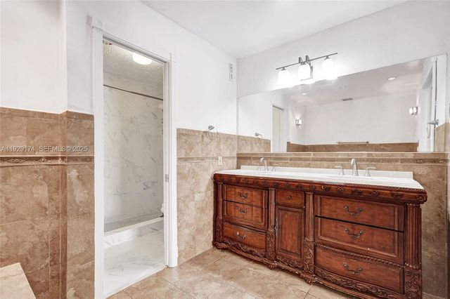 1051 NE 204th Ln, Miami, FL 33179