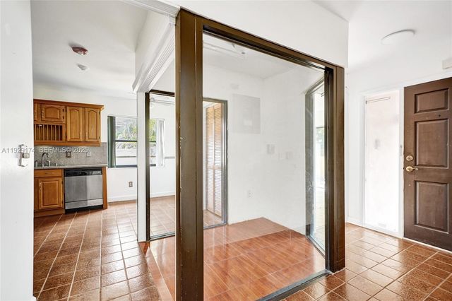 1051 NE 204th Ln, Miami, FL 33179