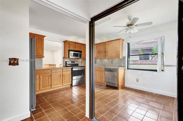 1051 NE 204th Ln, Miami, FL 33179