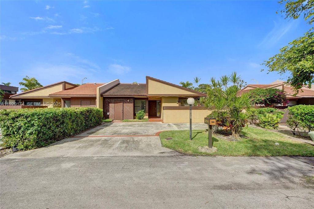 1051 NE 204th Ln, Miami, FL 33179