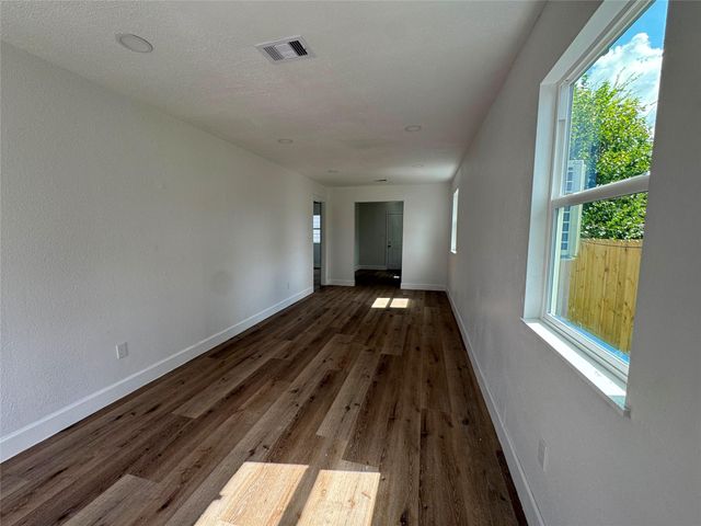 3910 Campbell Street, Houston, TX 77026