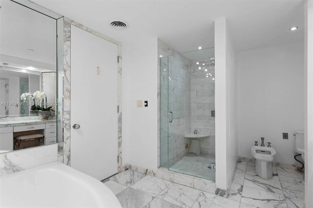 19500 Turnberry Way 20C, Aventura, FL 33180