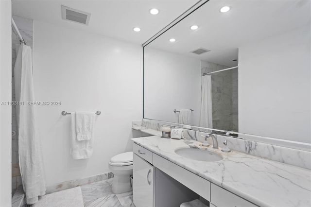 19500 Turnberry Way 20C, Aventura, FL 33180