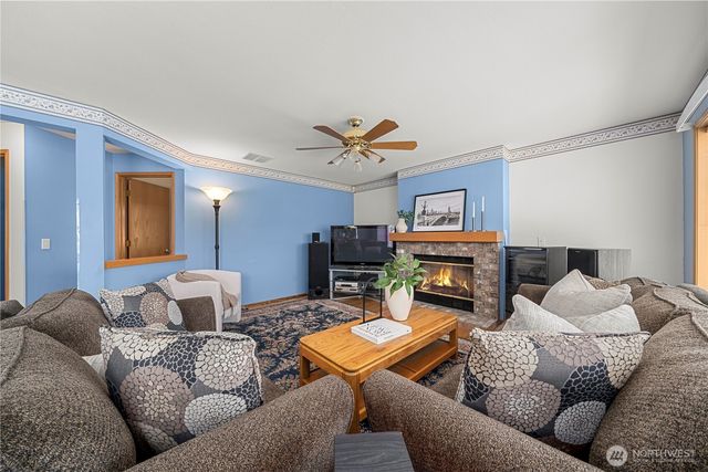 34656 10th Pl SW, Federal Way, WA 98023